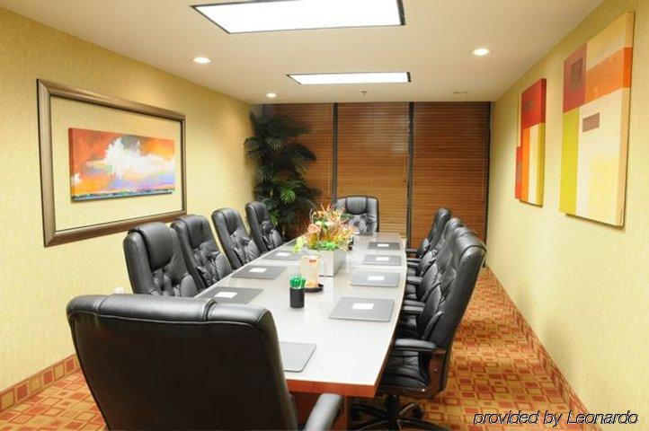 Holiday Inn Hotel Atlanta-Northlake, A Full Service Hotel Tucker Business foto